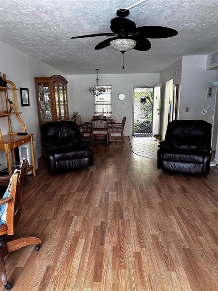 Image 13 of 25 For 2831 Somerset Dr  118