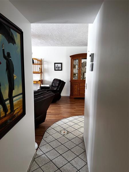 Image 6 of 25 For 2831 Somerset Dr  118