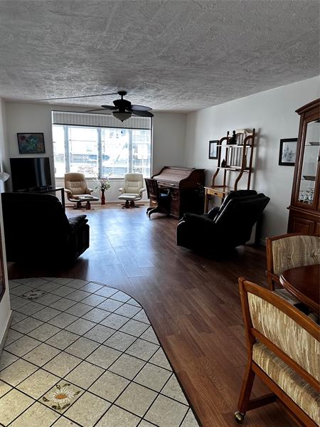 Image 7 of 25 For 2831 Somerset Dr  118
