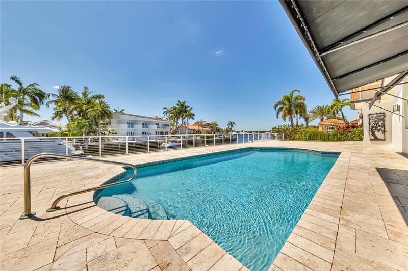 Image 16 of 77 For 633 4th Key Dr