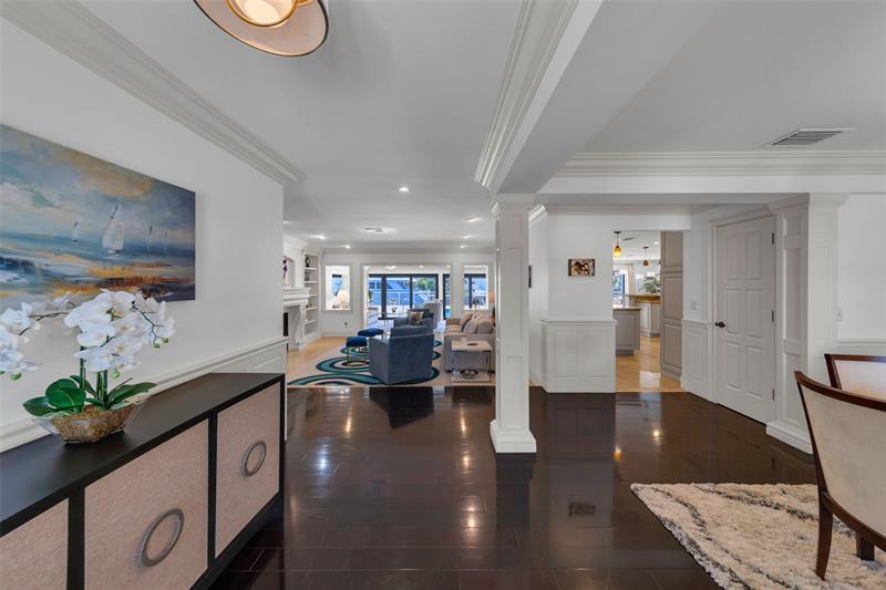 Image 20 of 77 For 633 4th Key Dr