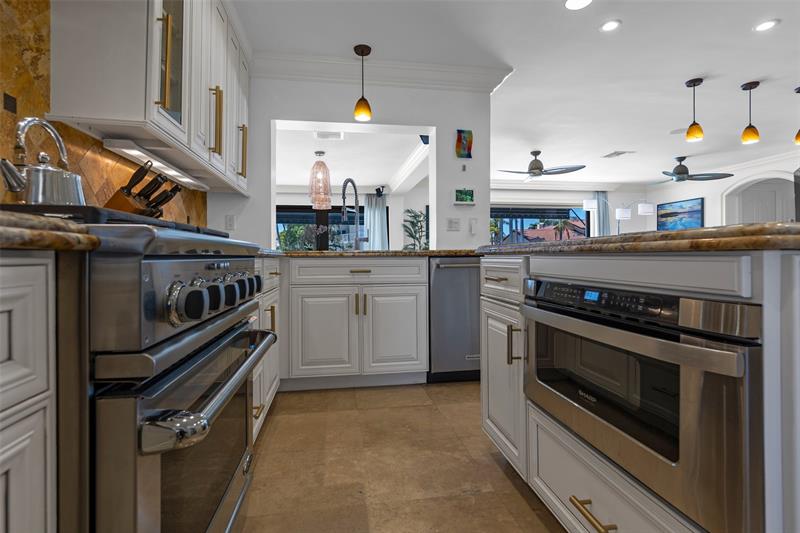Image 35 of 77 For 633 4th Key Dr