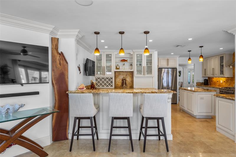Image 40 of 77 For 633 4th Key Dr