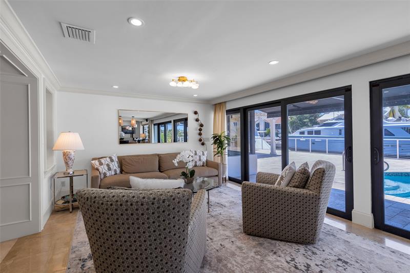 Image 50 of 77 For 633 4th Key Dr