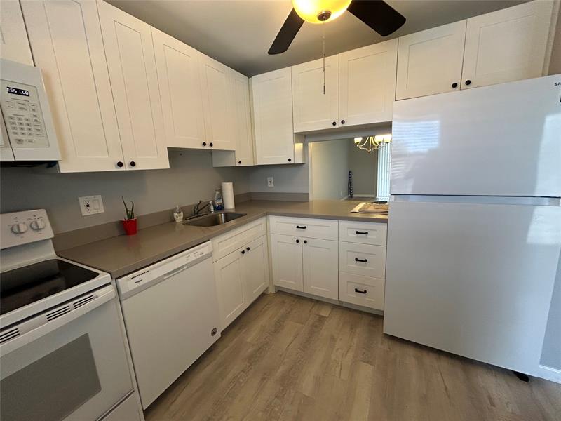 Details for 33 Abbey Ln  202, Delray Beach, FL 33446