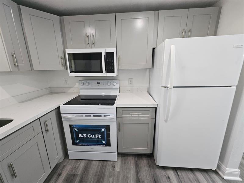 Image 4 of 26 For 1065 Flagler Ave  706