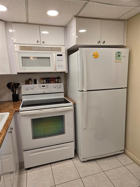 Image 7 of 49 For 343 Markham P  343