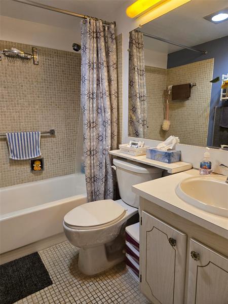 Image 9 of 49 For 343 Markham P  343