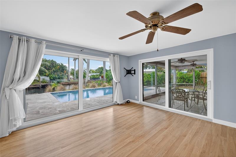 Image 11 of 39 For 3440 20 Ave  