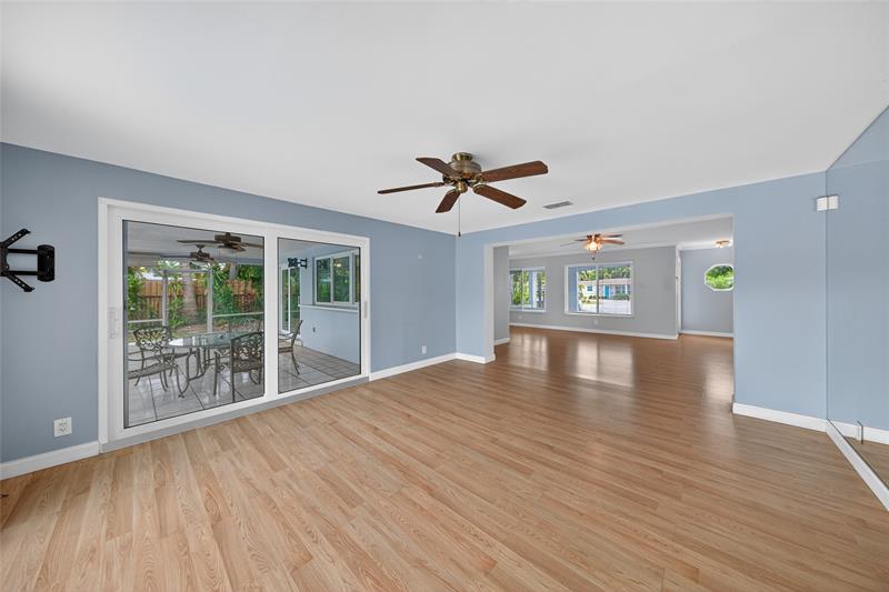 Image 12 of 39 For 3440 20 Ave  