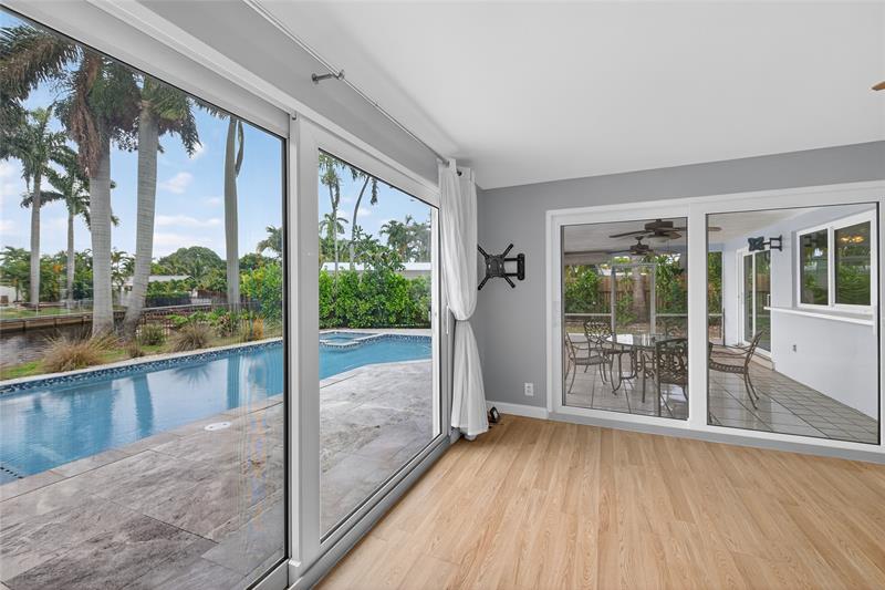Image 13 of 39 For 3440 20 Ave  