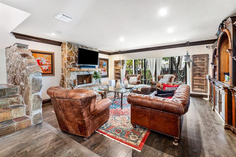 Image 20 of 63 For 324 Riviera Isle Dr