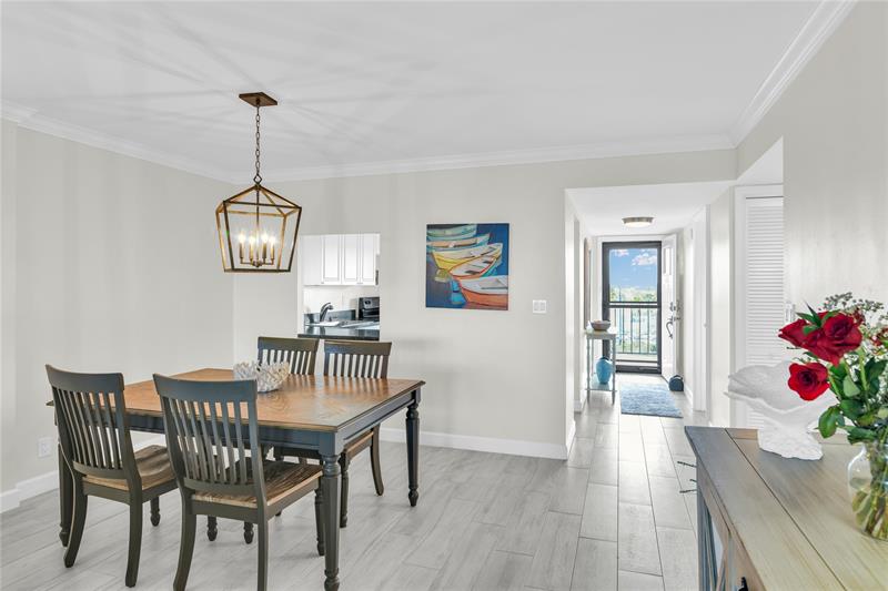 Image 11 of 44 For 1631 Riverview Rd  606