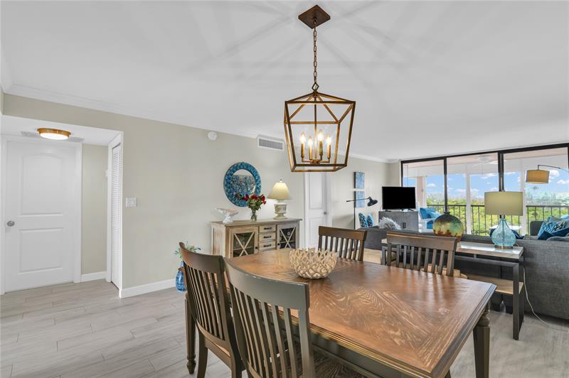 Image 12 of 44 For 1631 Riverview Rd  606