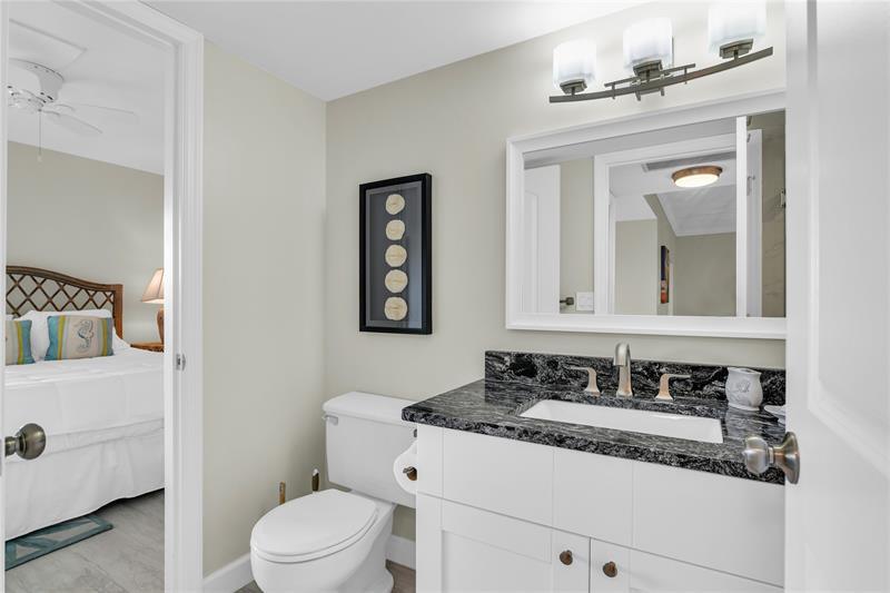 Image 14 of 44 For 1631 Riverview Rd  606