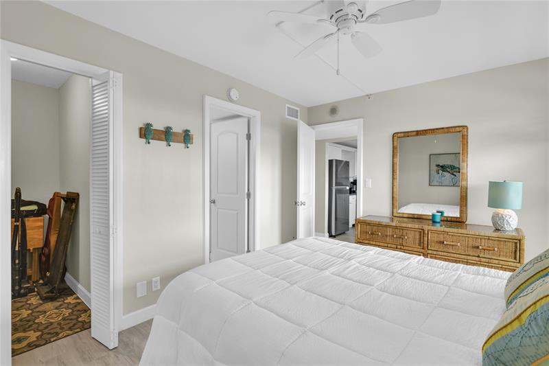 Image 15 of 44 For 1631 Riverview Rd  606