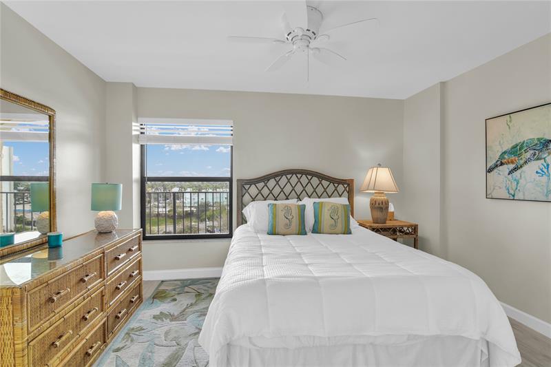Image 18 of 44 For 1631 Riverview Rd  606