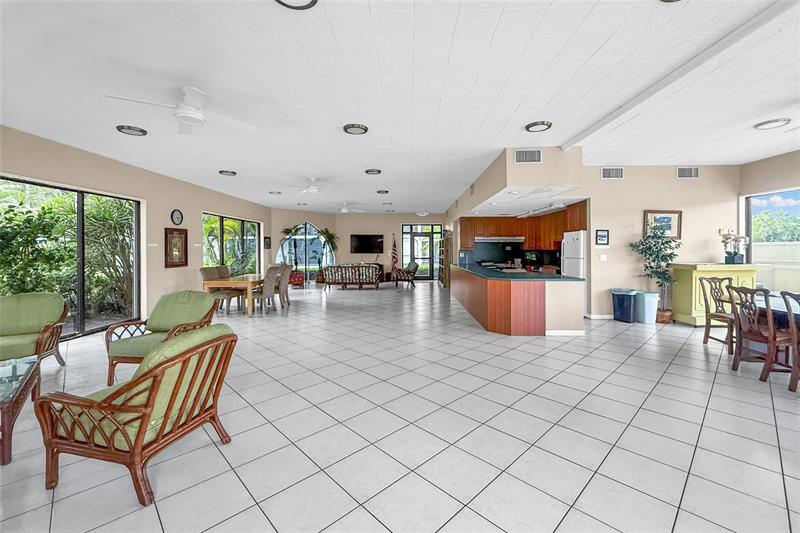 Image 21 of 44 For 1631 Riverview Rd  606
