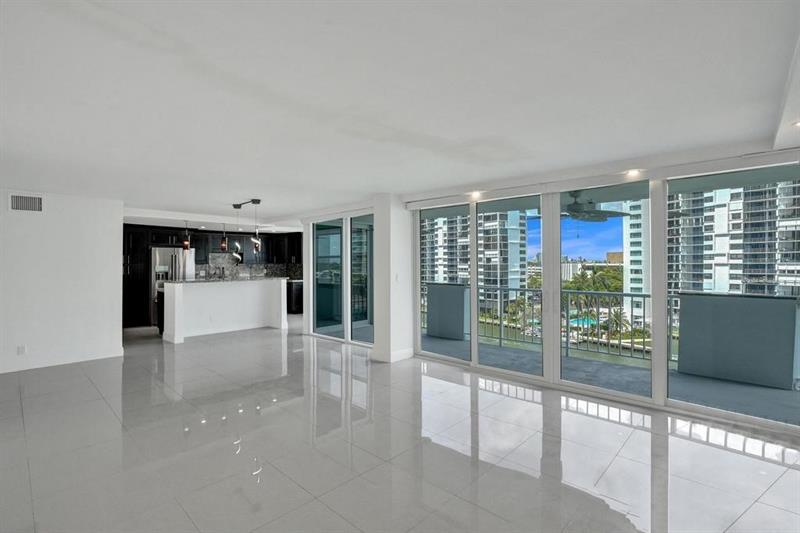 Image 10 of 48 For 2800 Sunrise Blvd  8b