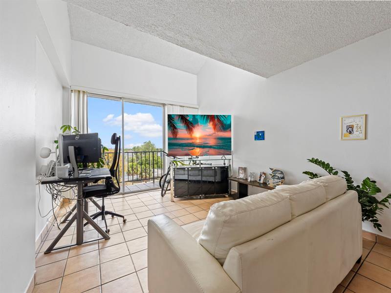 Details for 310 Fontainebleau Blvd  502, Miami, FL 33172