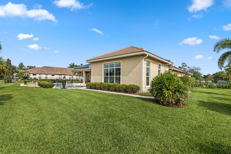 Image 27 of 39 For 5700 Sterling Ranch Dr