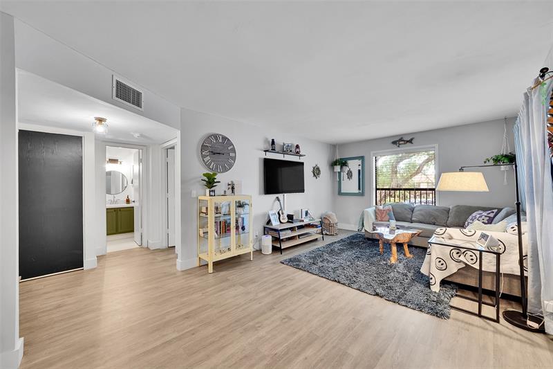 Details for 3867 Cocoplum Cir  35110, Coconut Creek, FL 33063