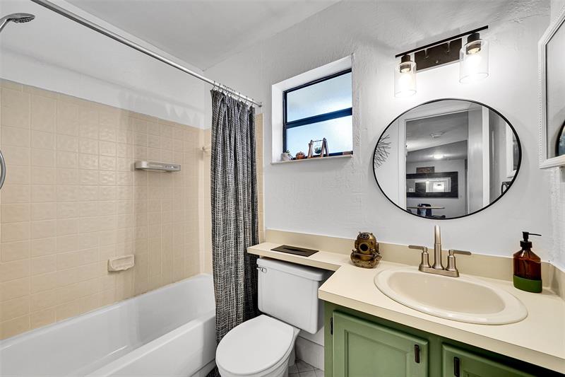 Image 11 of 49 For 3867 Cocoplum Cir  35110