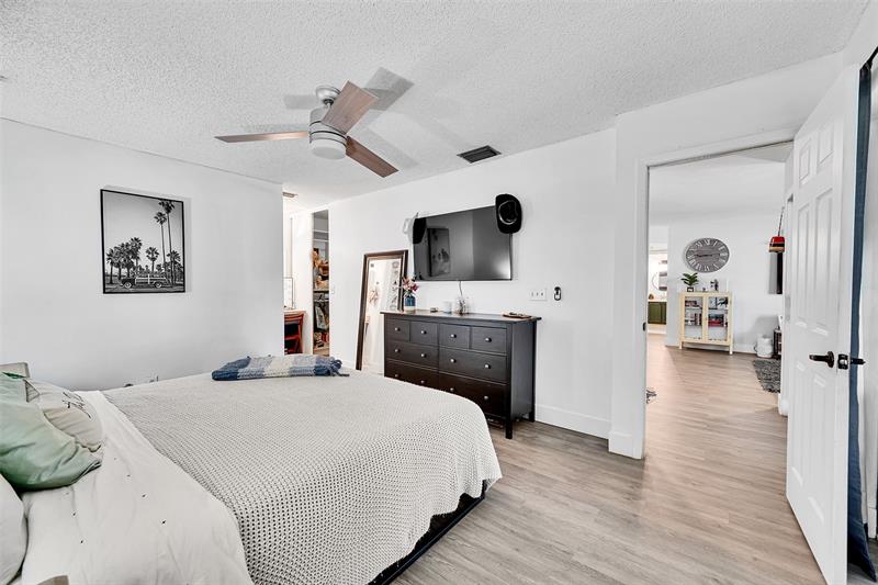 Image 20 of 49 For 3867 Cocoplum Cir  35110