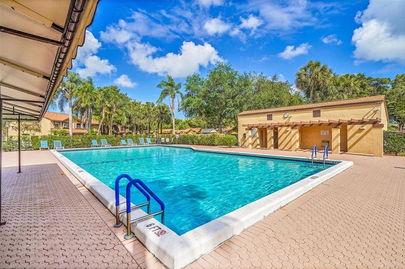 Image 28 of 49 For 3867 Cocoplum Cir  35110