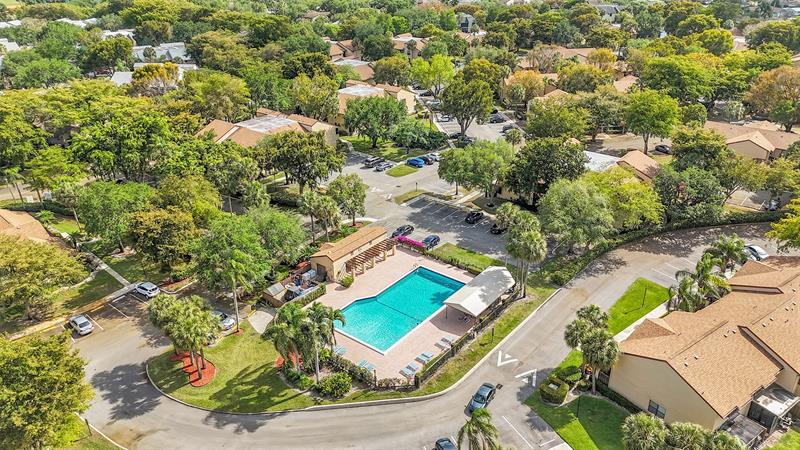 Image 40 of 49 For 3867 Cocoplum Cir  35110