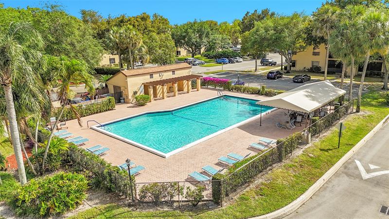 Image 41 of 49 For 3867 Cocoplum Cir  35110
