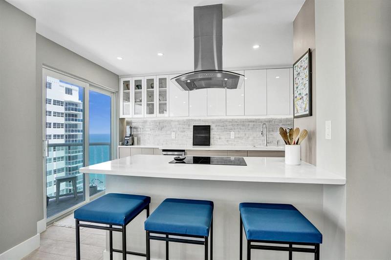 Image 11 of 31 For 3410 Galt Ocean Dr  1205n
