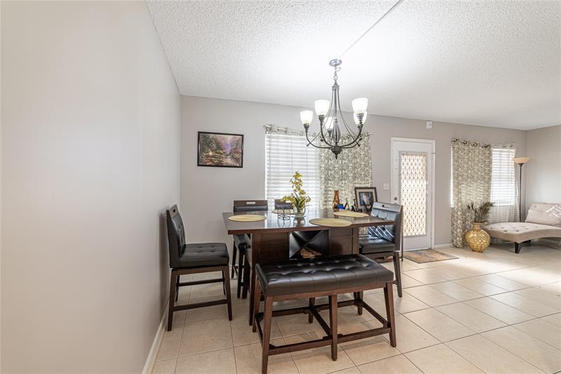Image 8 of 27 For 1902 Bermuda Cir  L4