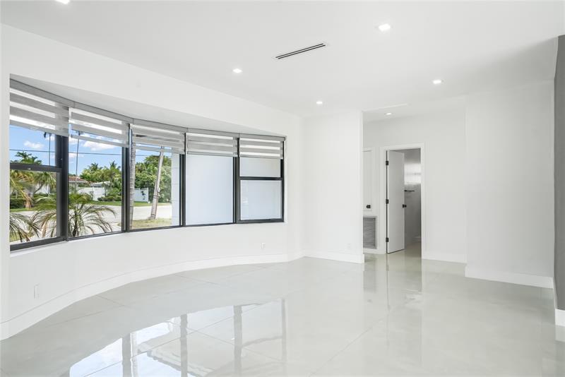Image 30 of 78 For 5641 Bayview Dr