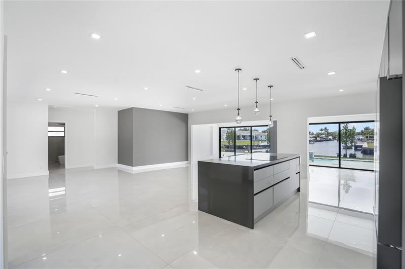 Image 32 of 78 For 5641 Bayview Dr