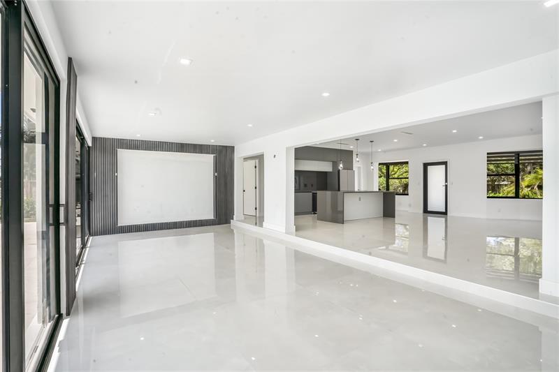 Image 45 of 78 For 5641 Bayview Dr