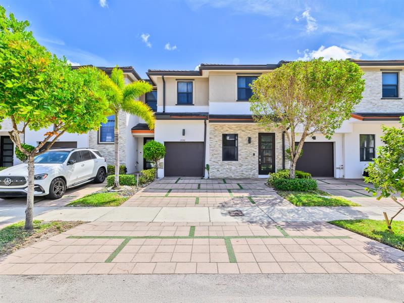 Image 3 of 47 For 15591 91st Ct