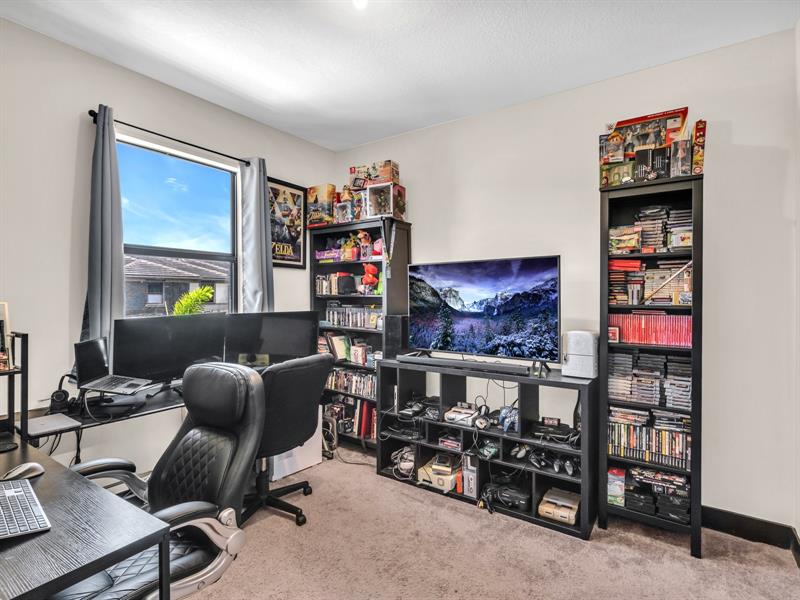 Image 33 of 47 For 15591 91st Ct