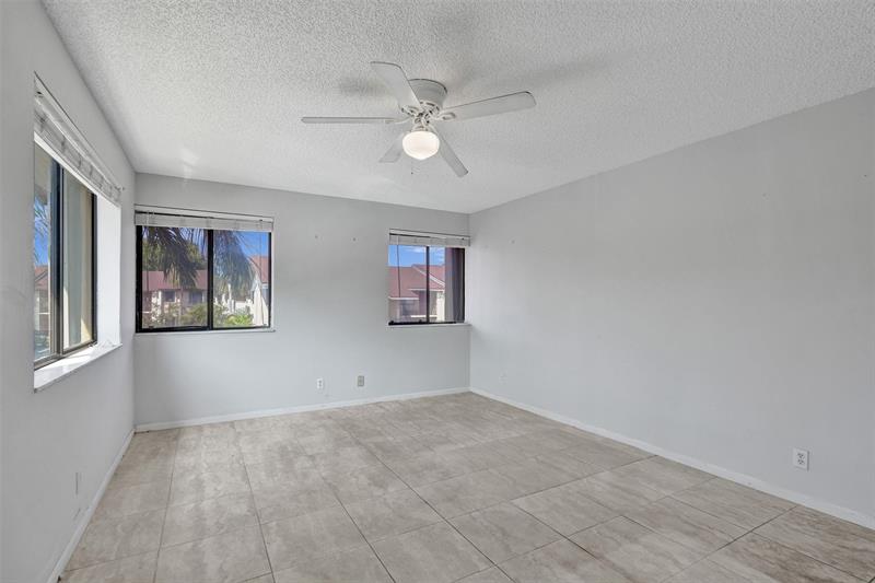 Image 11 of 29 For 180 7th St  208