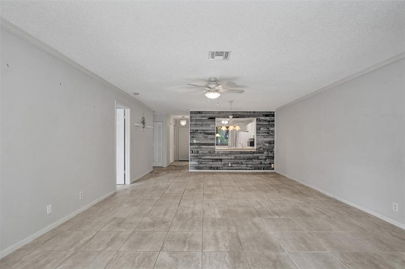 Image 20 of 29 For 180 7th St  208