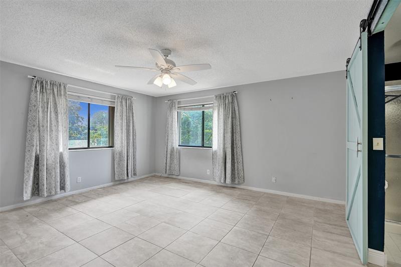 Image 21 of 29 For 180 7th St  208