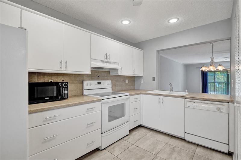 Image 7 of 29 For 180 7th St  208