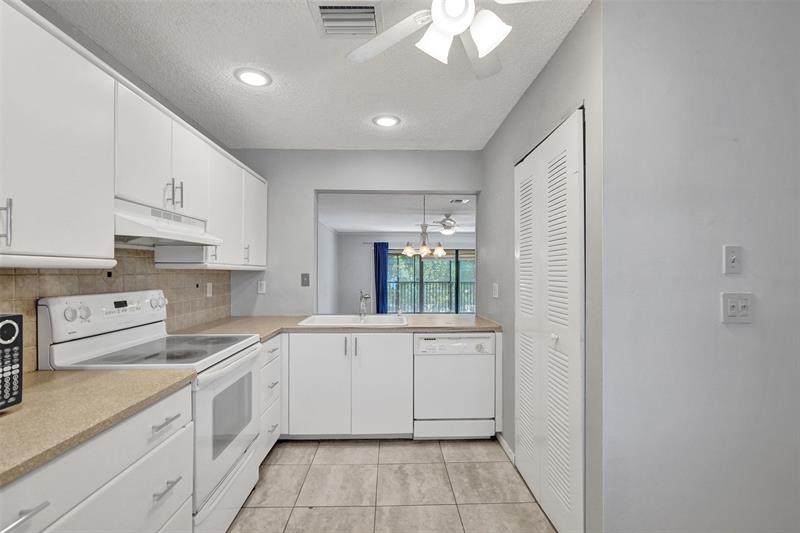 Image 8 of 29 For 180 7th St  208