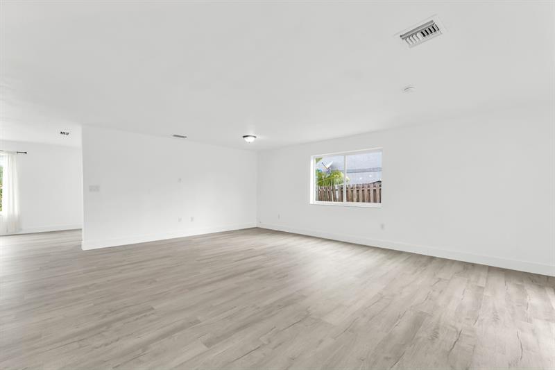 Image 12 of 55 For 930 99th Ave