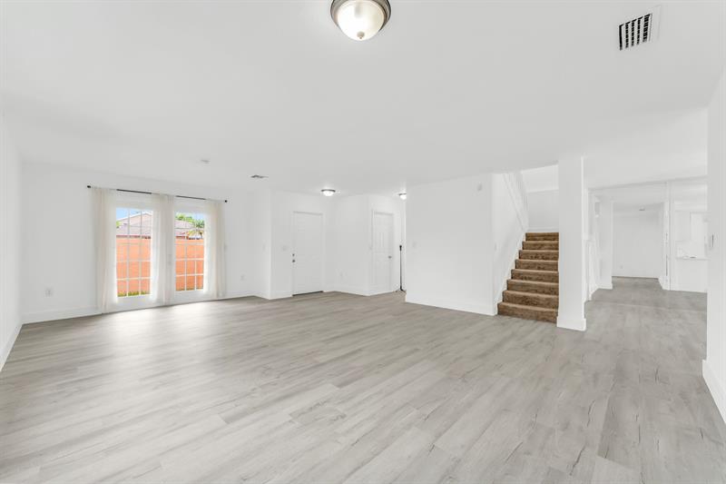 Image 13 of 55 For 930 99th Ave