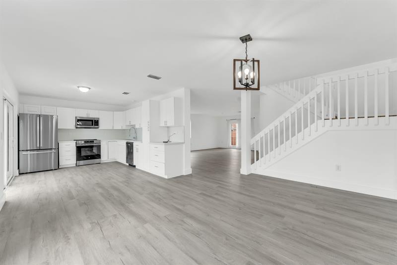 Image 18 of 55 For 930 99th Ave