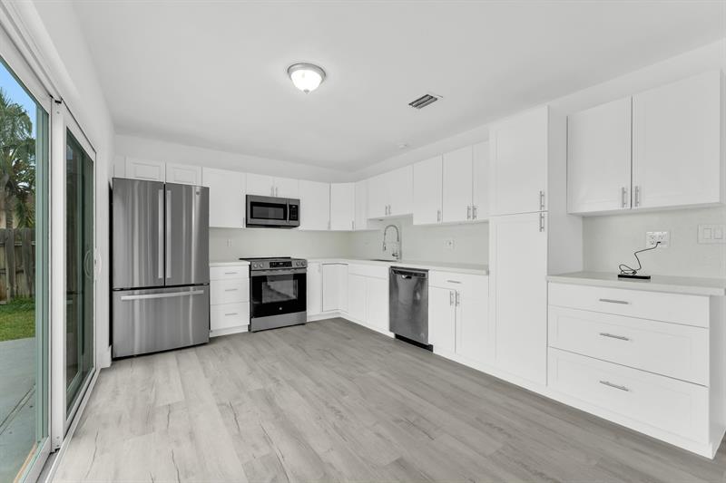 Image 22 of 55 For 930 99th Ave