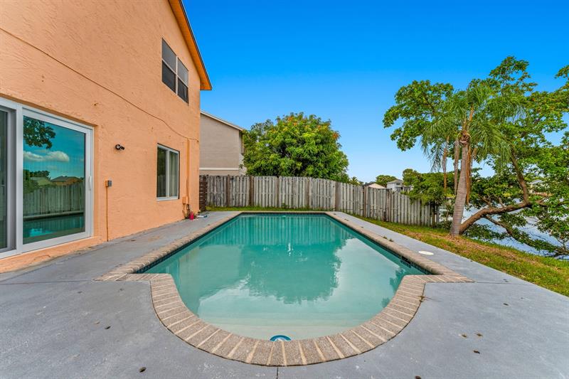 Image 8 of 55 For 930 99th Ave