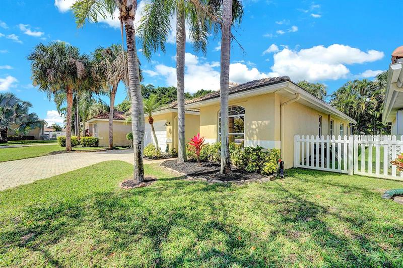 Details for 5445 Grande Palm Cir, Delray Beach, FL 33484