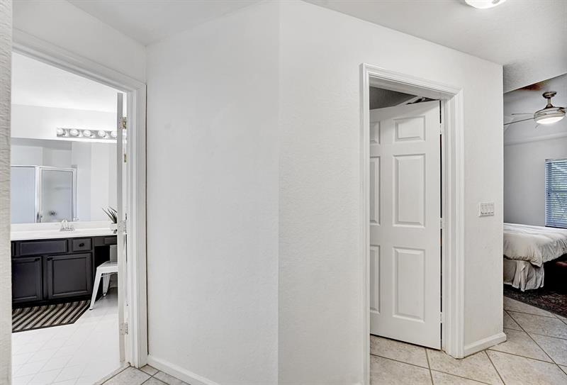 Image 16 of 38 For 5445 Grande Palm Cir